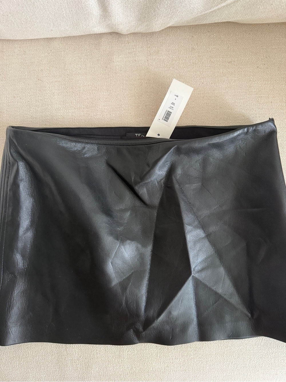 Aritzia skirt